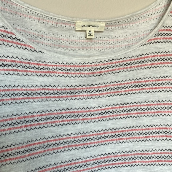 Max Studio Zigzag Bell Sleeve Top - Picture 2 of 7